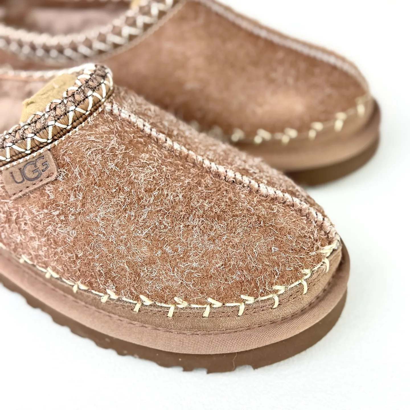 💰520 📦25 New Products for Autumn and Winter | Biarritz · UGG New Products for Autumn and Winter Classic Novelty Series (Biarritz Style) 🔥 I have been recently picked up by this Biarritz model ￼￼[草草R][草草R][草草R] 📦The entire series of Biarritz is now online ❄️There are Tasman slip-ons and ultra-short boots suitable for autumn and winter. ✔️🔘 Tasman Biarritz model Shoe size: 36-40 Color: mustard seed/light oak brown ✔️🔘Classic super short boots Biarritz model shoe size: 36-40 Color: mustard seed/light oak brown 🍁Let’s create our own uniqueness together this autumn and winter ✔️ In the collision of classics and personality 💫 Find your unique relaxed style 😎 This style is very UGG!